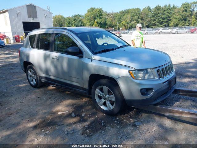  Salvage Jeep Compass