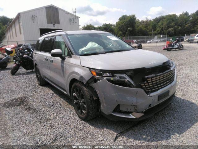  Salvage Kia Carnival