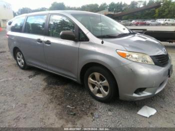  Salvage Toyota Sienna