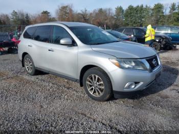  Salvage Nissan Pathfinder