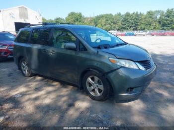  Salvage Toyota Sienna