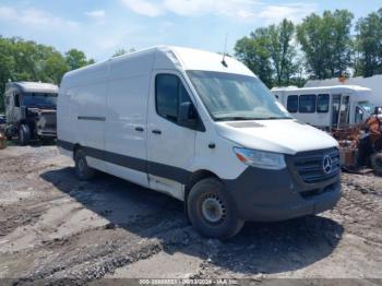  Salvage Mercedes-Benz Sprinter 2500