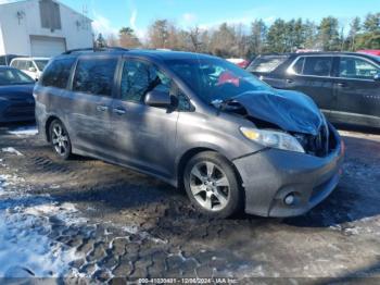  Salvage Toyota Sienna