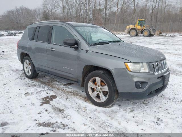  Salvage Jeep Compass