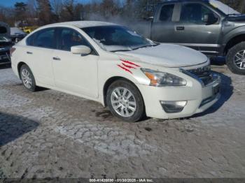  Salvage Nissan Altima