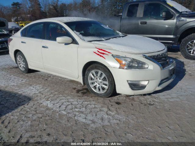  Salvage Nissan Altima