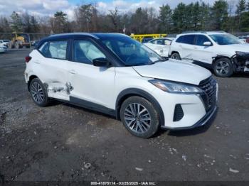  Salvage Nissan Kicks