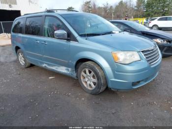  Salvage Chrysler Town & Country