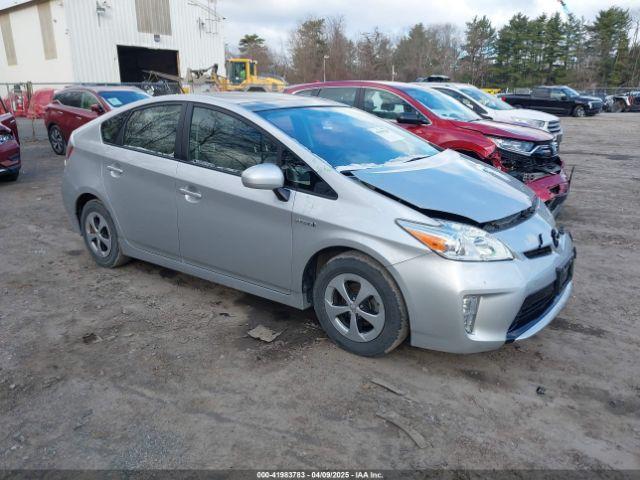  Salvage Toyota Prius