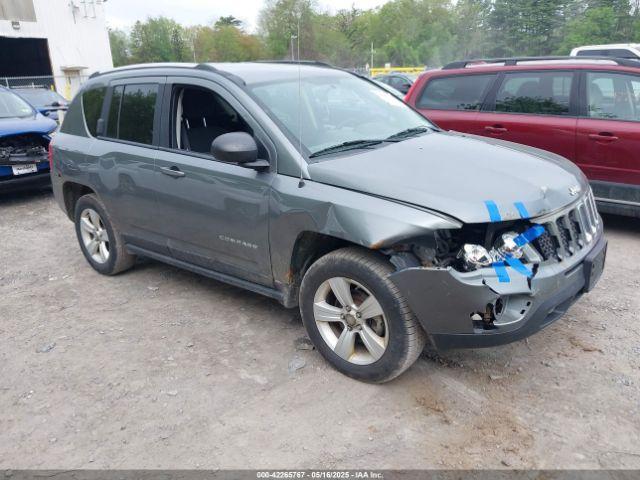  Salvage Jeep Compass