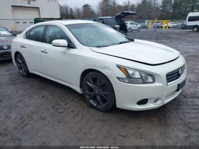  Salvage Nissan Maxima
