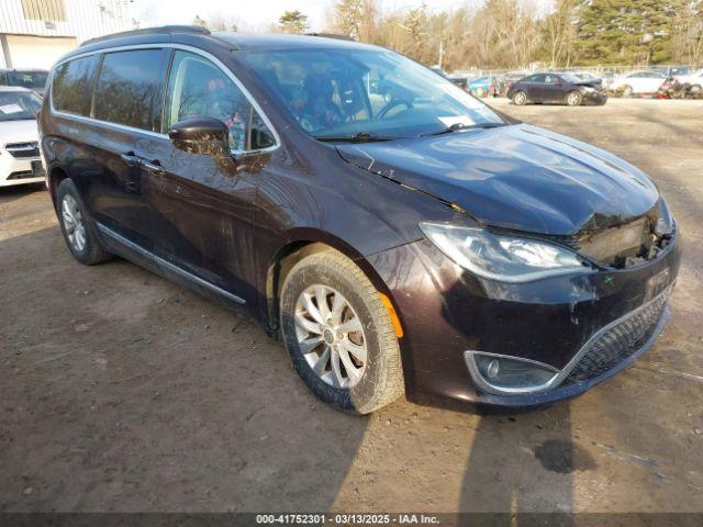  Salvage Chrysler Pacifica