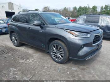  Salvage Toyota Highlander