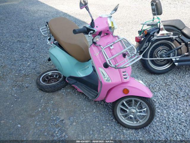  Salvage Vespa Primavera Sprint