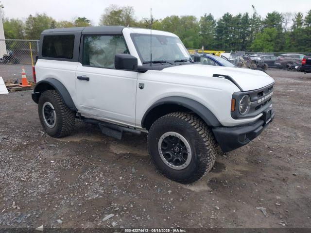  Salvage Ford Bronco