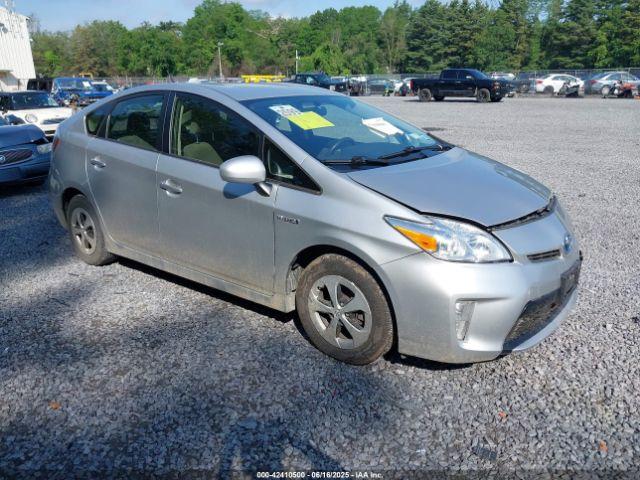 Salvage Toyota Prius