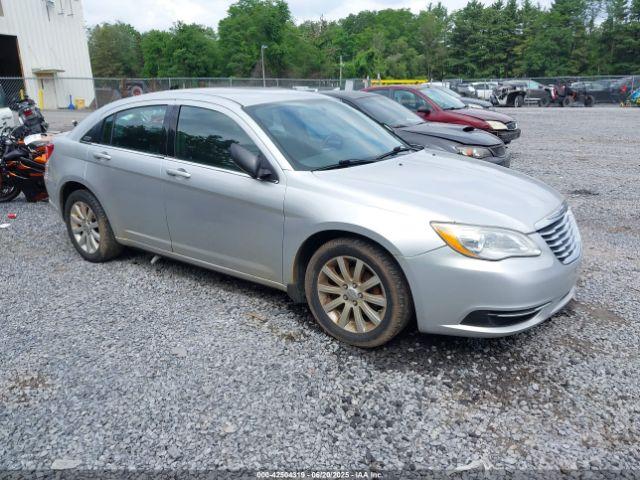  Salvage Chrysler 200