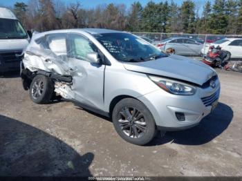  Salvage Hyundai TUCSON