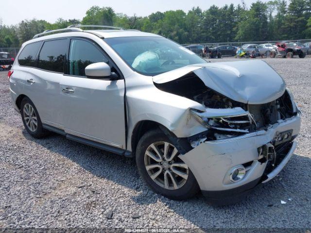  Salvage Nissan Pathfinder