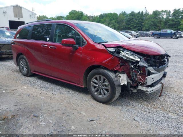  Salvage Toyota Sienna