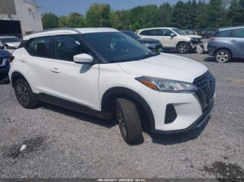  Salvage Nissan Kicks