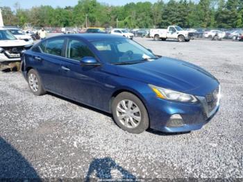 Salvage Nissan Altima