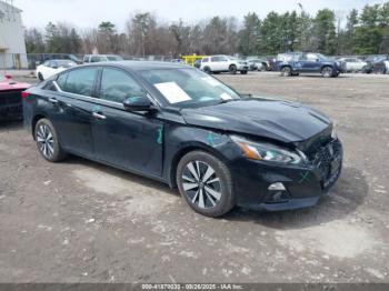  Salvage Nissan Altima