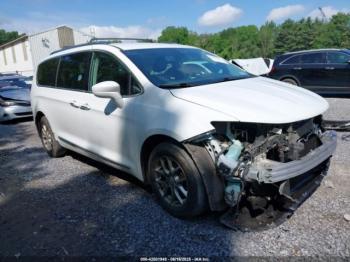  Salvage Chrysler Pacifica