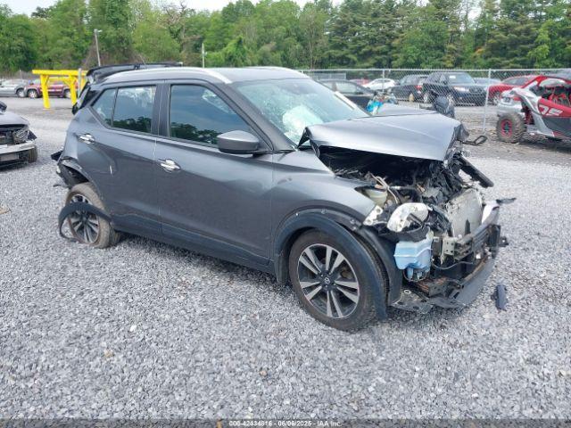  Salvage Nissan Kicks