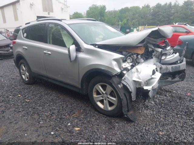  Salvage Toyota RAV4