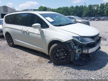  Salvage Chrysler Pacifica