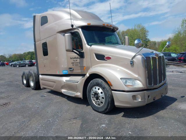  Salvage Peterbilt 579