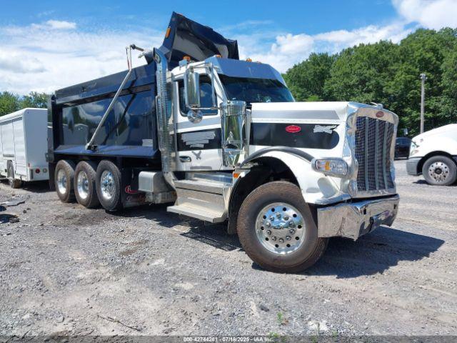  Salvage Peterbilt 589