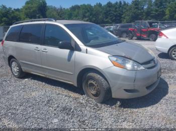  Salvage Toyota Sienna