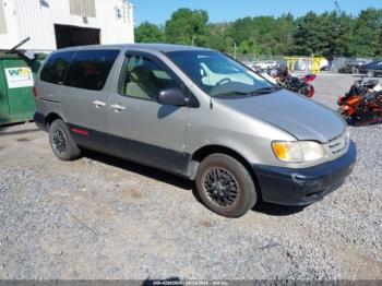  Salvage Toyota Sienna