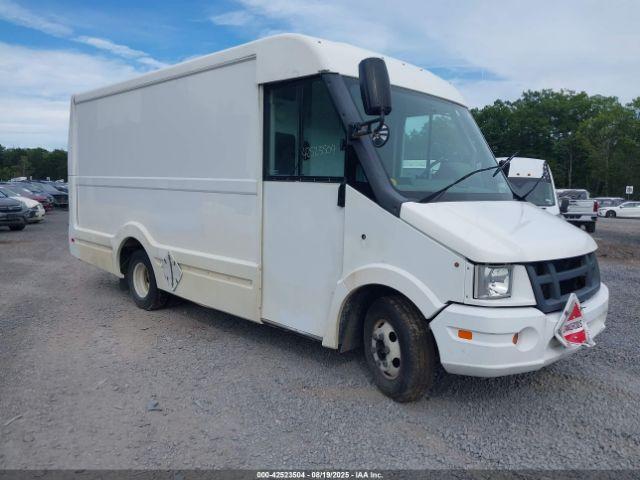  Salvage Isuzu Npr