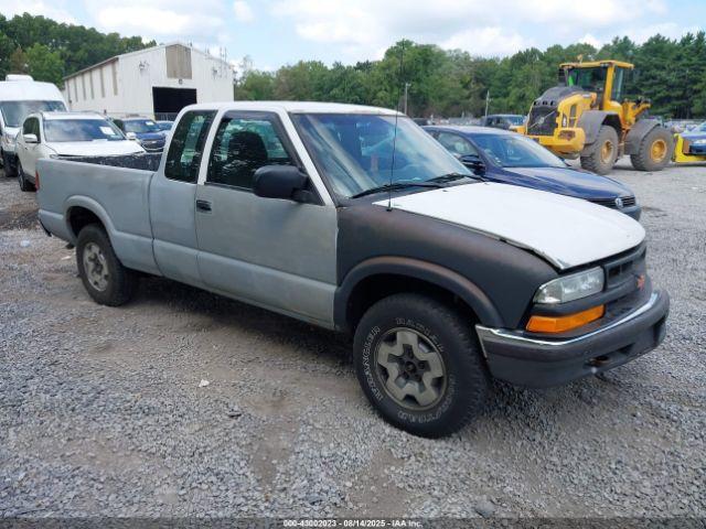  Salvage Chevrolet S-10