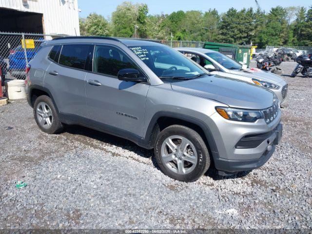  Salvage Jeep Compass