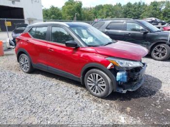  Salvage Nissan Kicks