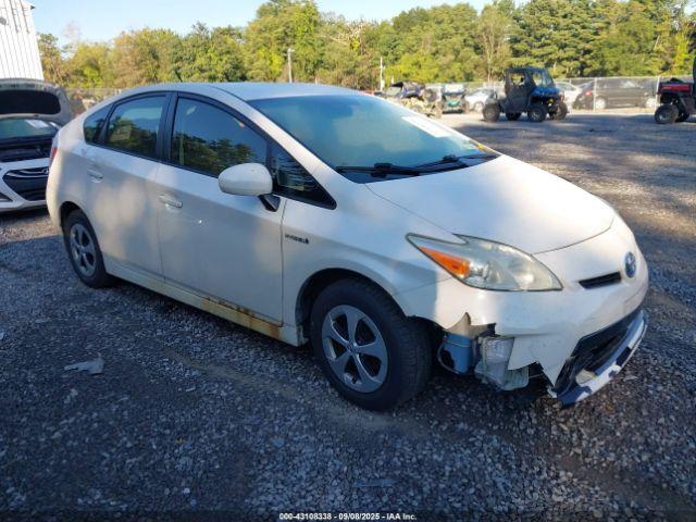  Salvage Toyota Prius