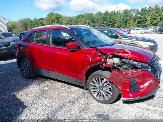  Salvage Nissan Kicks