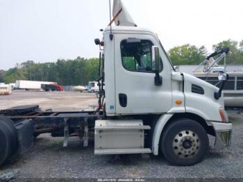  Salvage Freightliner Cascadia 113
