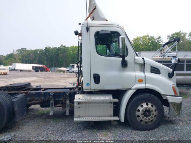  Salvage Freightliner Cascadia 113