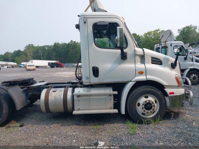  Salvage Freightliner Cascadia 113