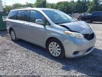  Salvage Toyota Sienna
