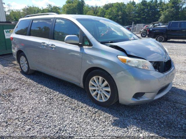  Salvage Toyota Sienna