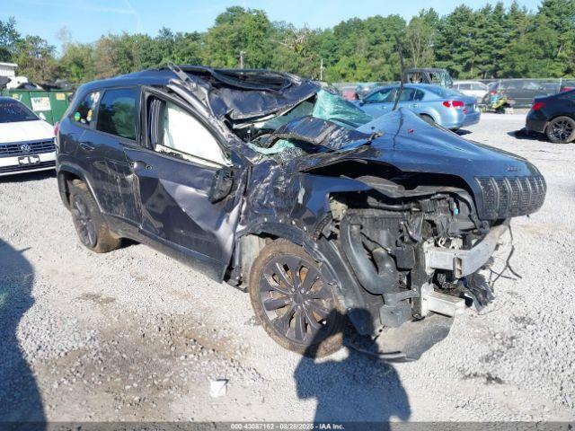  Salvage Jeep Cherokee