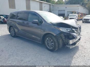  Salvage Toyota Sienna