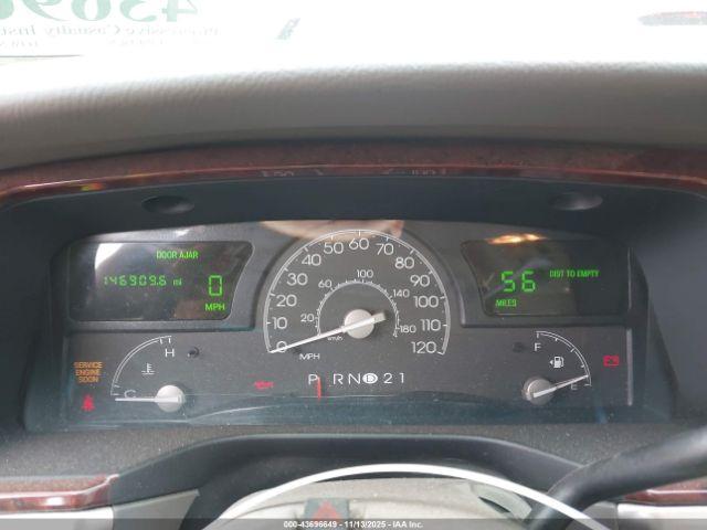 Lincoln Towncar Ultimate Image 7