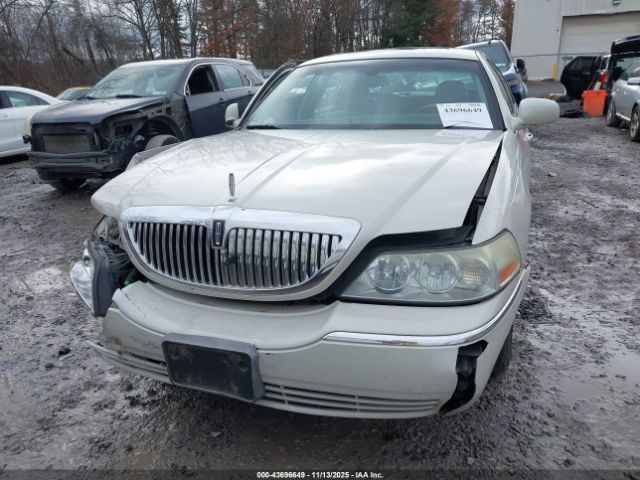 Lincoln Towncar Ultimate Image 13